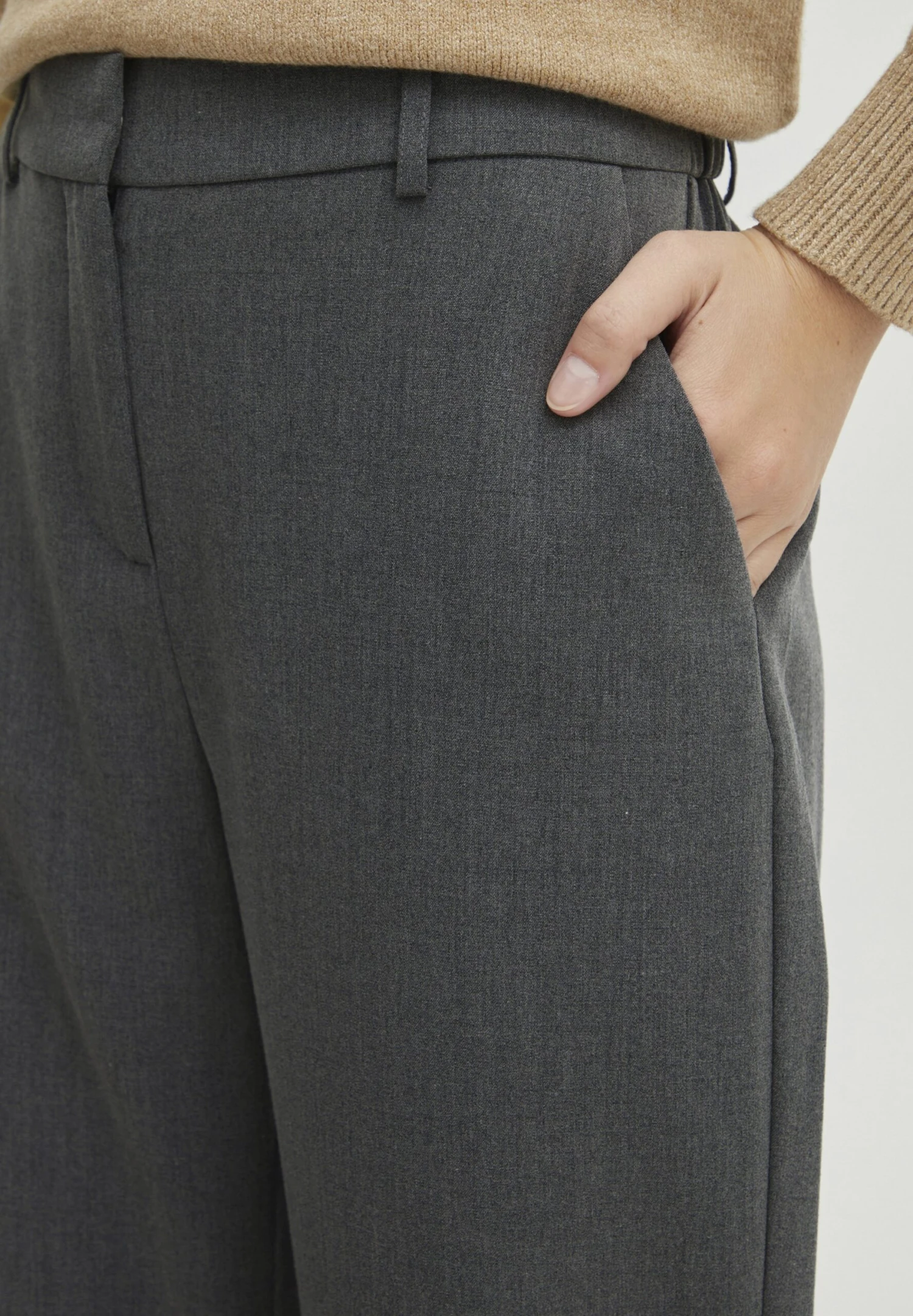 OXMO Oxdovine - Pantalones Chinos - Dark Grey Melange 4 OXMO Oxdovine - Pantalones Chinos - Dark Grey Melange - Imagen 4