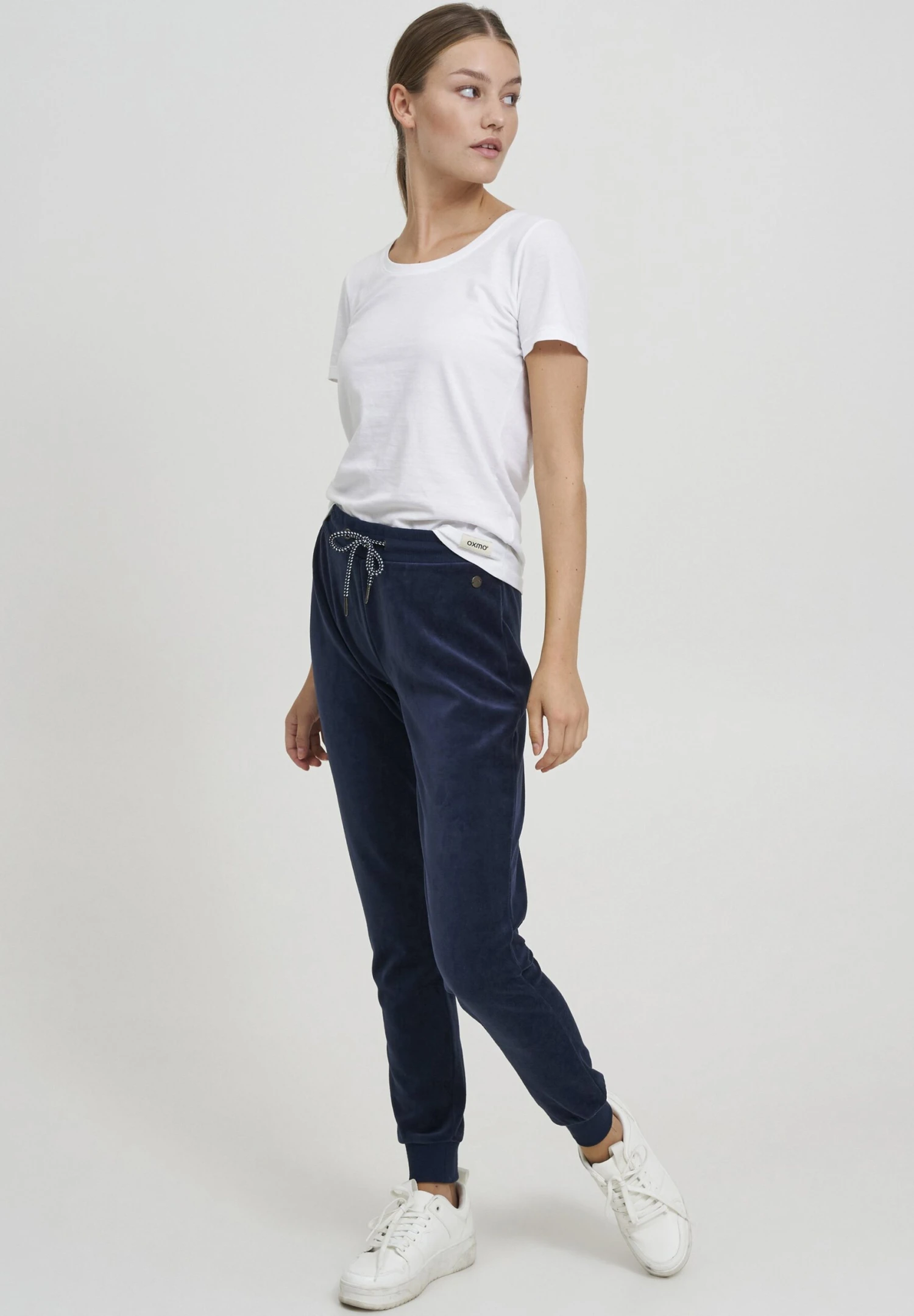 OXMO Oxnikita - Pantalones Deportivos - Insignia B 2 OXMO Oxnikita - Pantalones Deportivos - Insignia B - Imagen 2