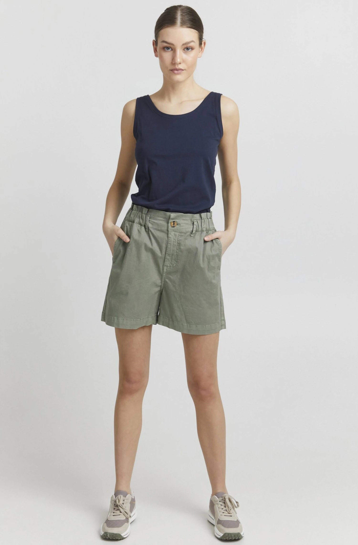 Oxmo Oxchai Me - Shorts - Seagrass 2 Oxmo Oxchai Me - Shorts - Seagrass - Imagen 2