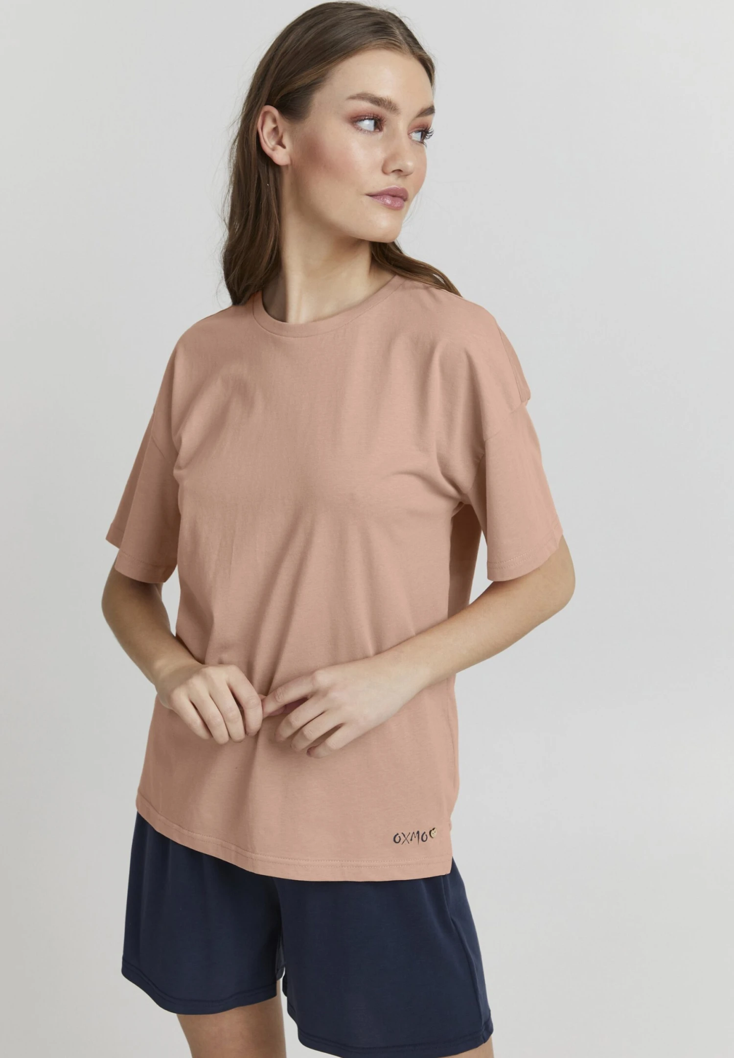 OXMO Pinala - Camiseta Básica - Mahogany Rose 1 OXMO Pinala - Camiseta Básica - Mahogany Rose