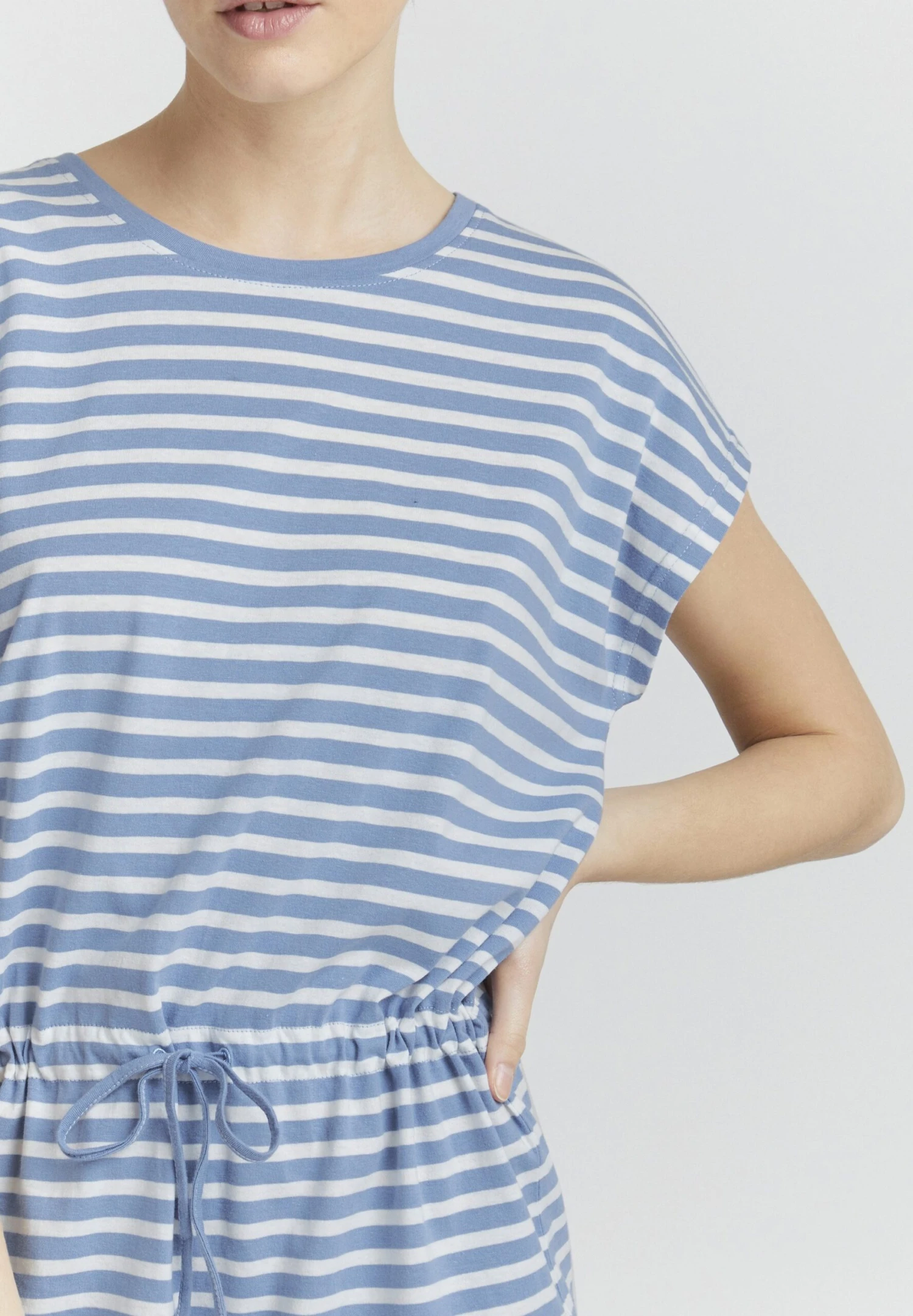 OXMO Stilla - Vestido Ligero - Bel Air Blue 4 OXMO Stilla - Vestido Ligero - Bel Air Blue - Imagen 4