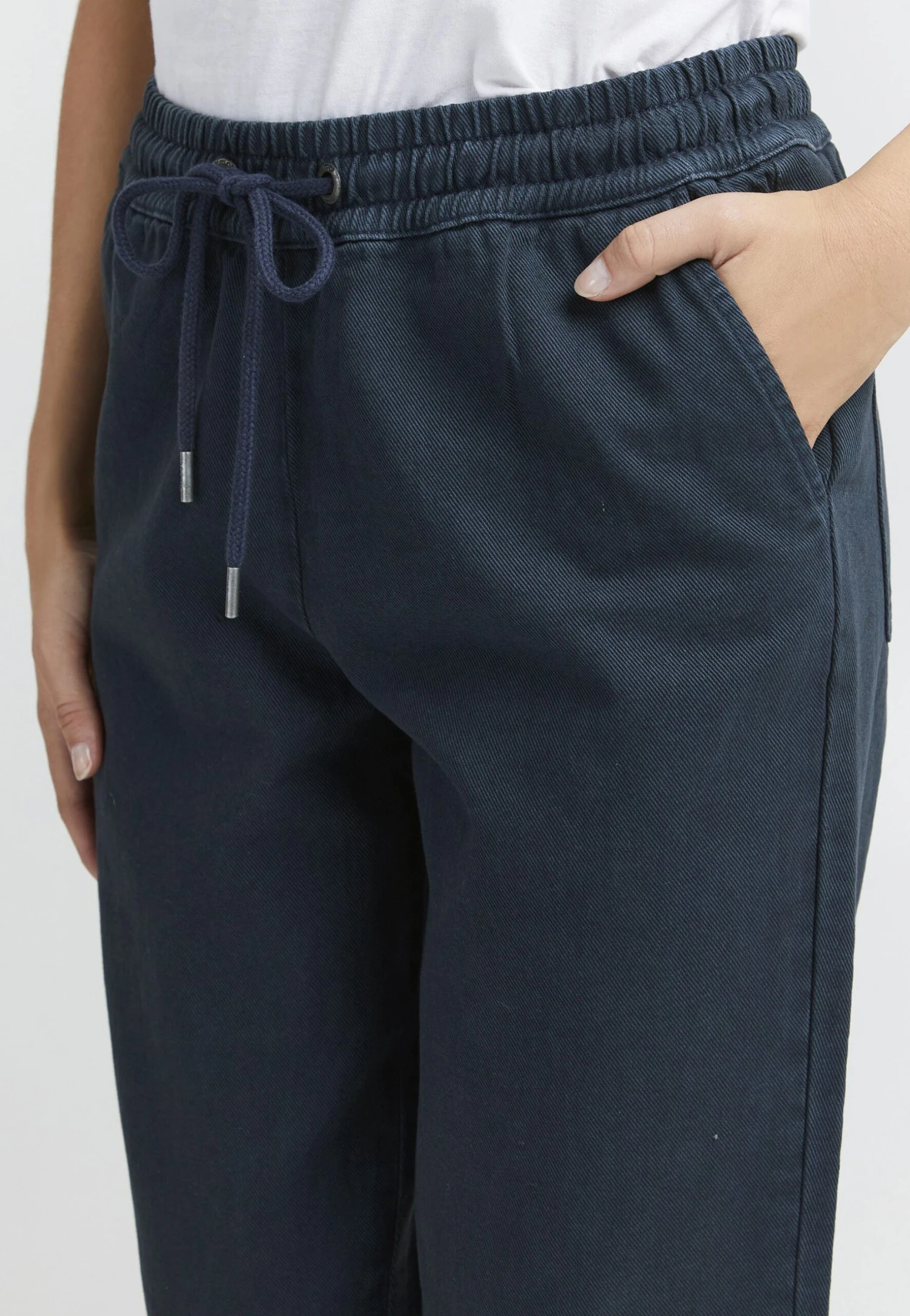 OXMO Oxtallualah - Pantalones Deportivos - Total Eclipse 4 OXMO Oxtallualah - Pantalones Deportivos - Total Eclipse - Imagen 4