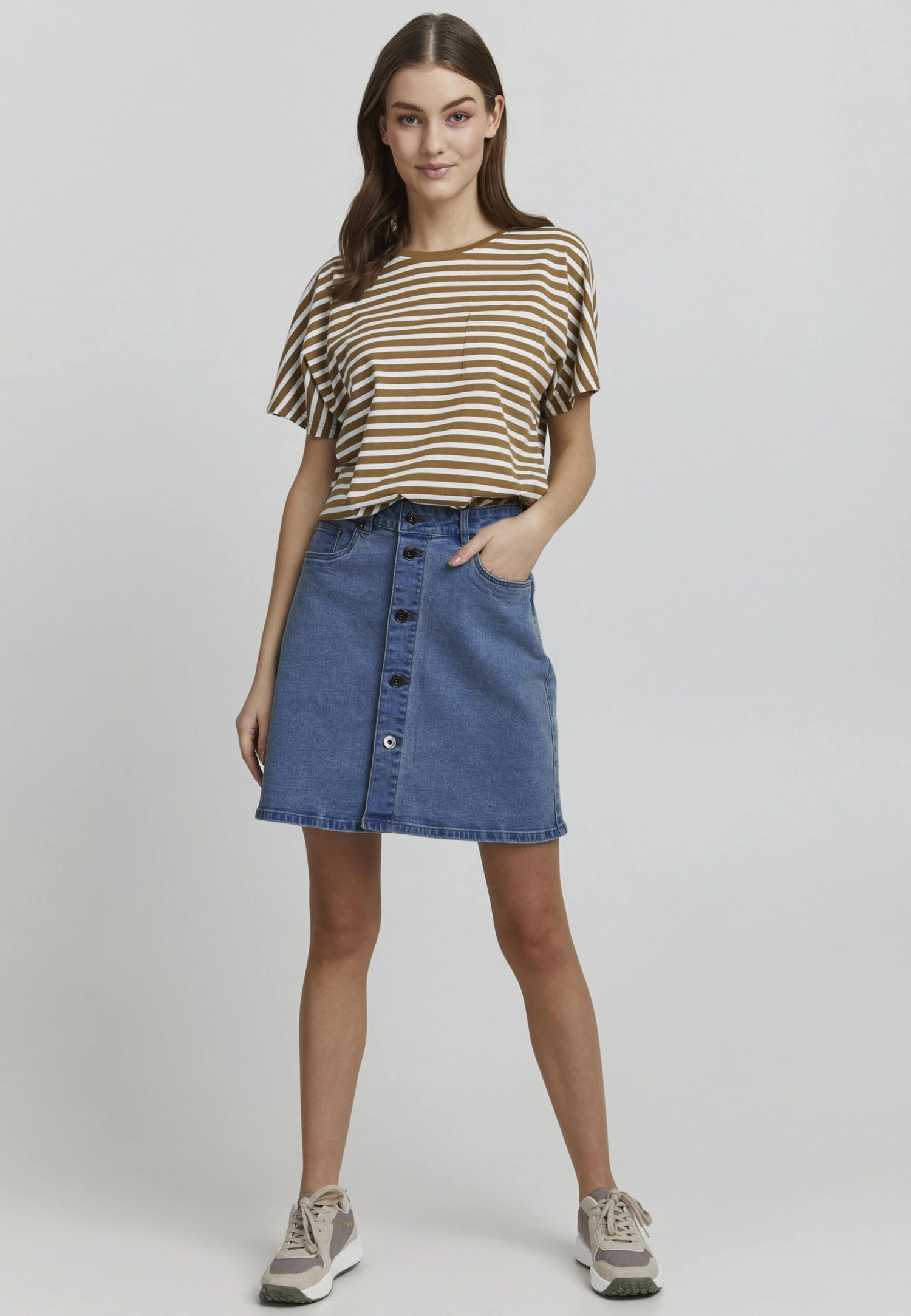 OXMO Frigga - Falda Acampanada - Light Blue Denim 2 OXMO Frigga - Falda Acampanada - Light Blue Denim - Imagen 2