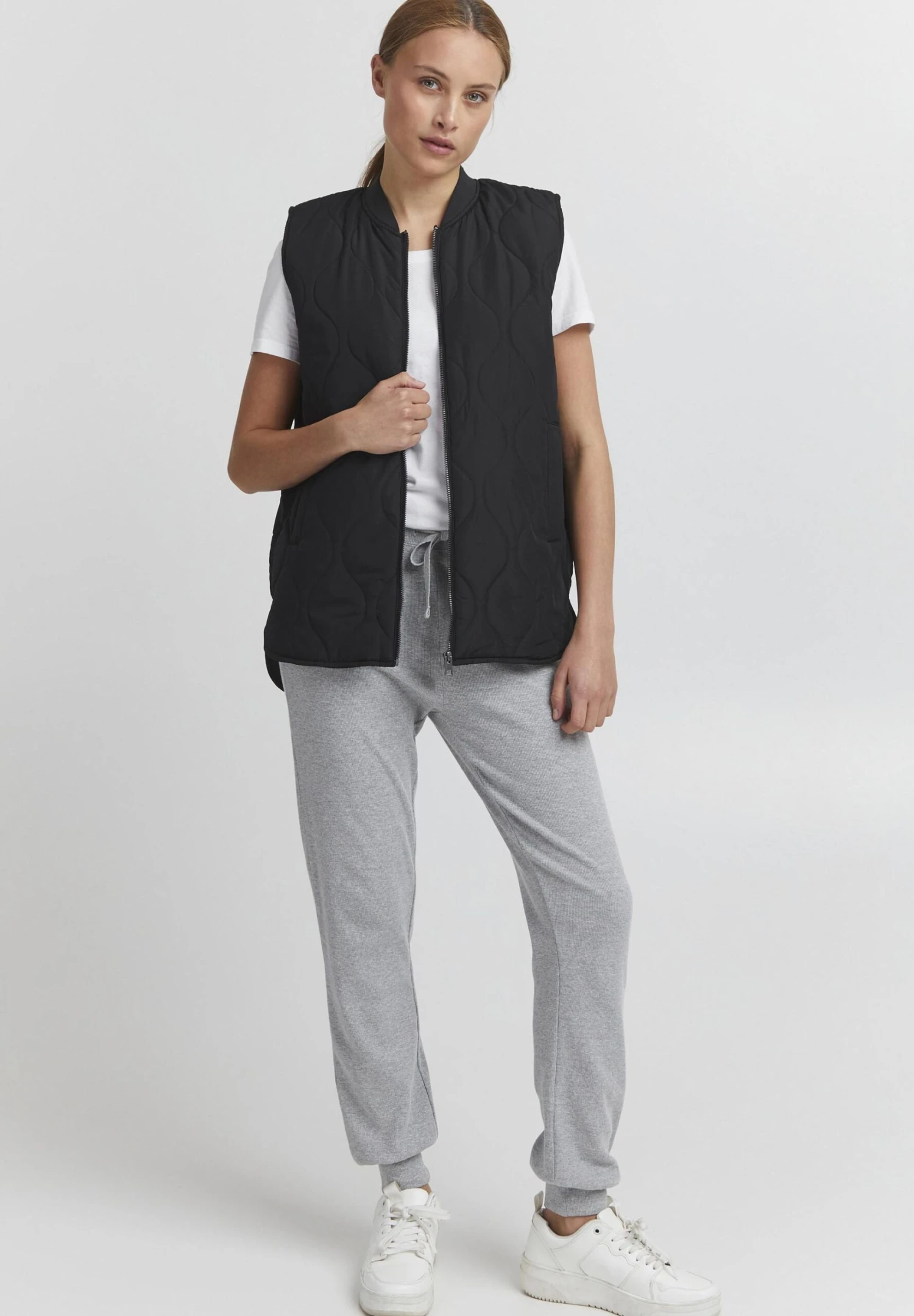 OXMO Svala - Chaleco - Black 2 OXMO Svala - Chaleco - Black - Imagen 2