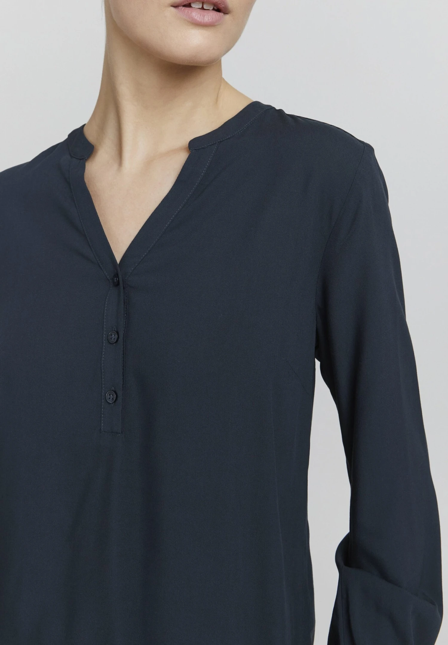 OXMO Elvy - Blusa - Total Eclipse 4 OXMO Elvy - Blusa - Total Eclipse - Imagen 4