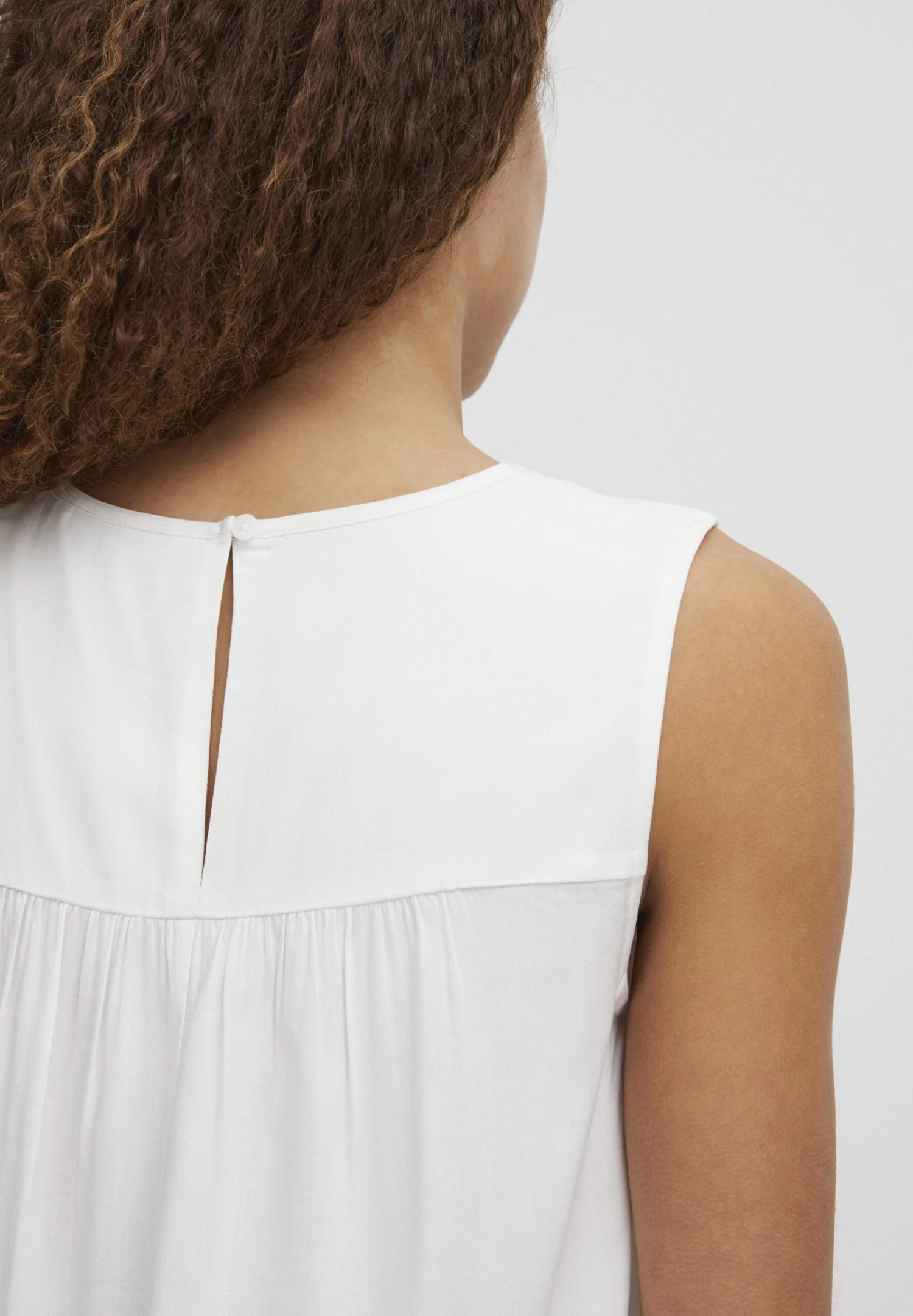 OXMO Esja - Blusa - Optical White 4 OXMO Esja - Blusa - Optical White - Imagen 4