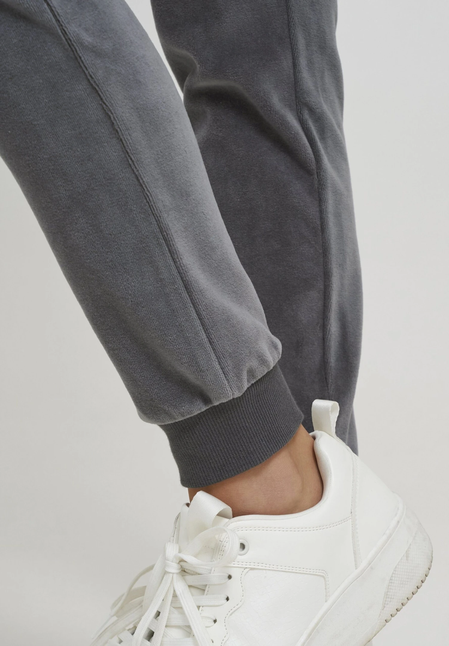 OXMO Oxnikita - Pantalones Deportivos - Castlerock 4 OXMO Oxnikita - Pantalones Deportivos - Castlerock - Imagen 4