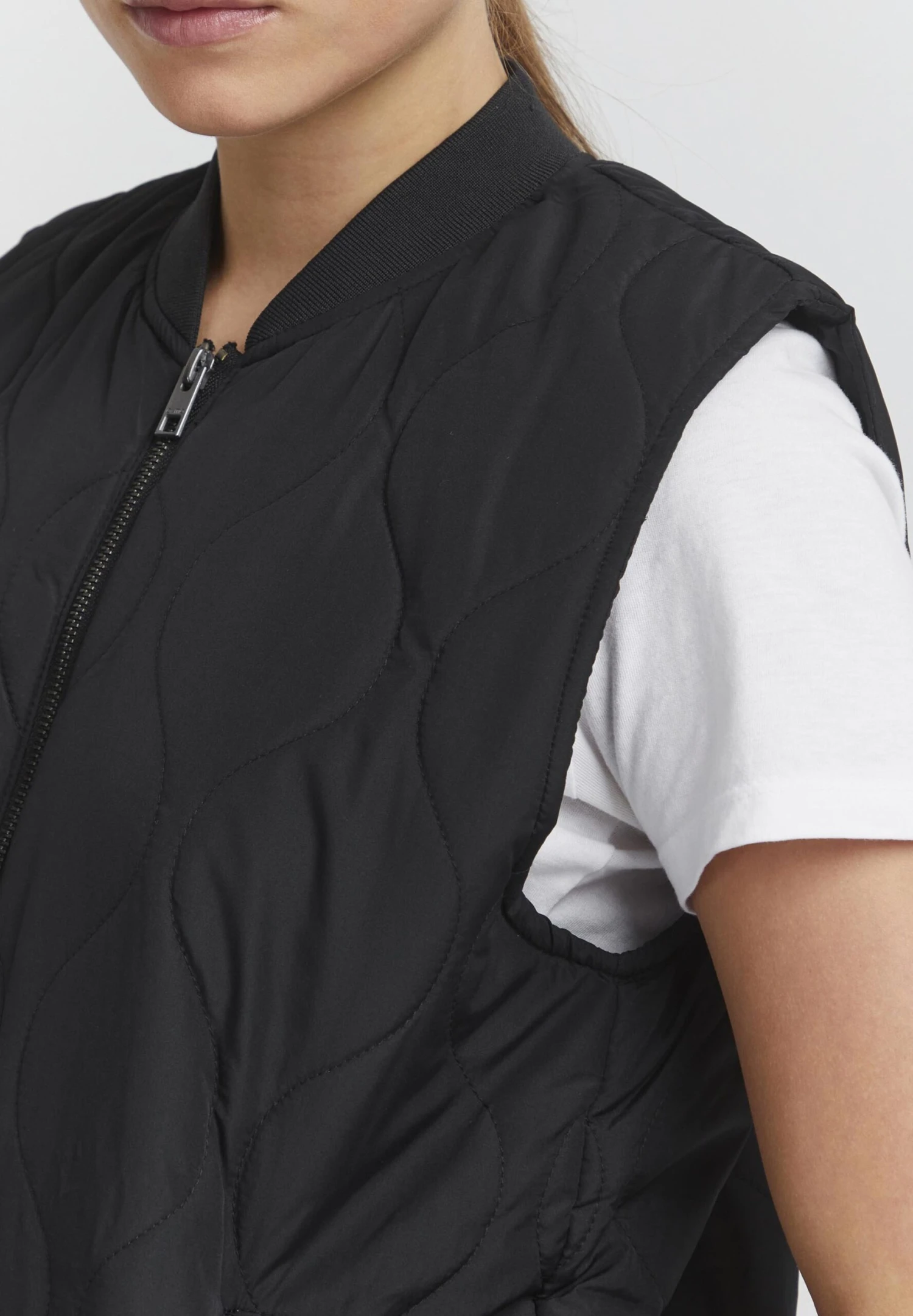 OXMO Svala - Chaleco - Black 4 OXMO Svala - Chaleco - Black - Imagen 4