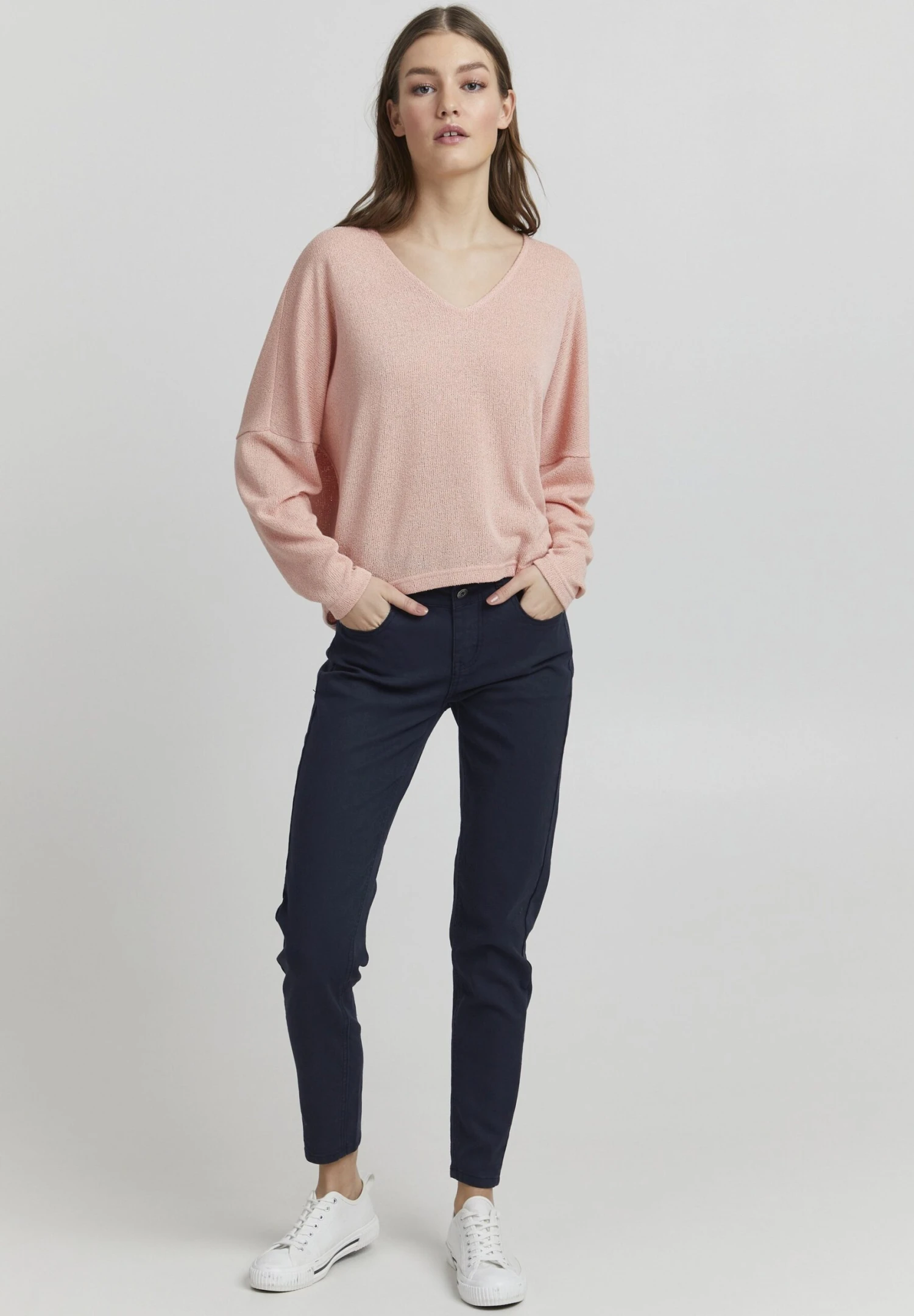 OXMO Oxpeetje - Pantalones - Total Eclipse 2 OXMO Oxpeetje - Pantalones - Total Eclipse - Imagen 2