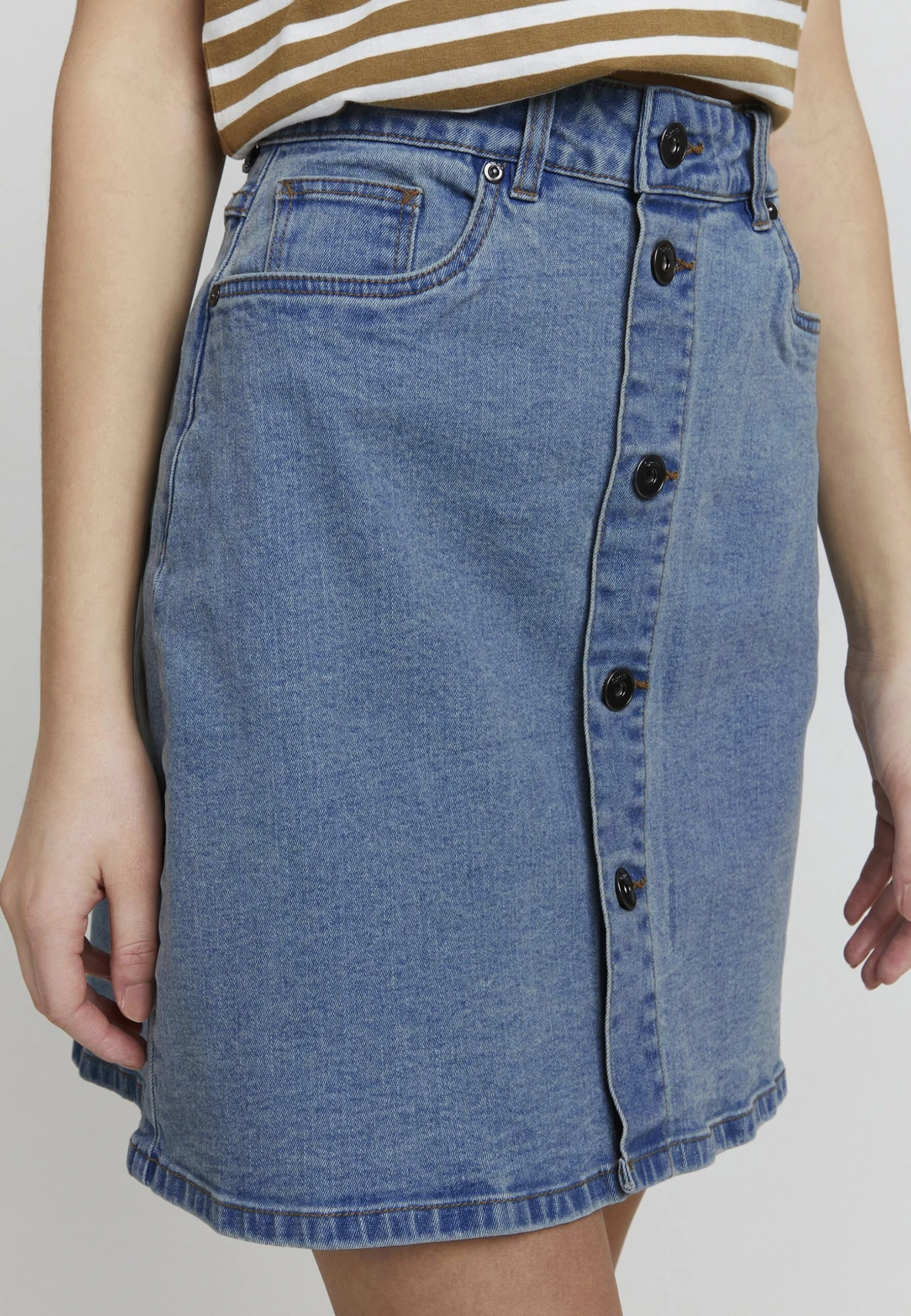 OXMO Frigga - Falda Acampanada - Light Blue Denim 4 OXMO Frigga - Falda Acampanada - Light Blue Denim - Imagen 4