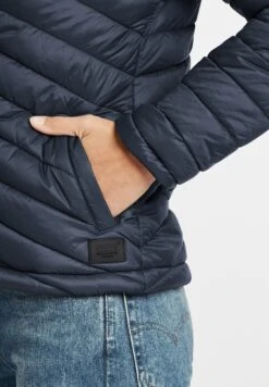 OXMO Oxquella - Chaqueta De Invierno - Total Eclipse 10 OXMO Oxquella - Chaqueta De Invierno - Total Eclipse -Oxmo 95cbb38c59bd4bb4950f35d3693cf70e