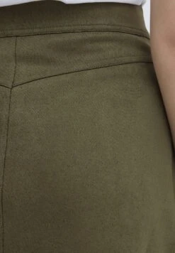 OXMO Oxjune - Falda Acampanada - Olive Night 10 OXMO Oxjune - Falda Acampanada - Olive Night -Oxmo a765f52e58e7459b87f5a6b11110033b