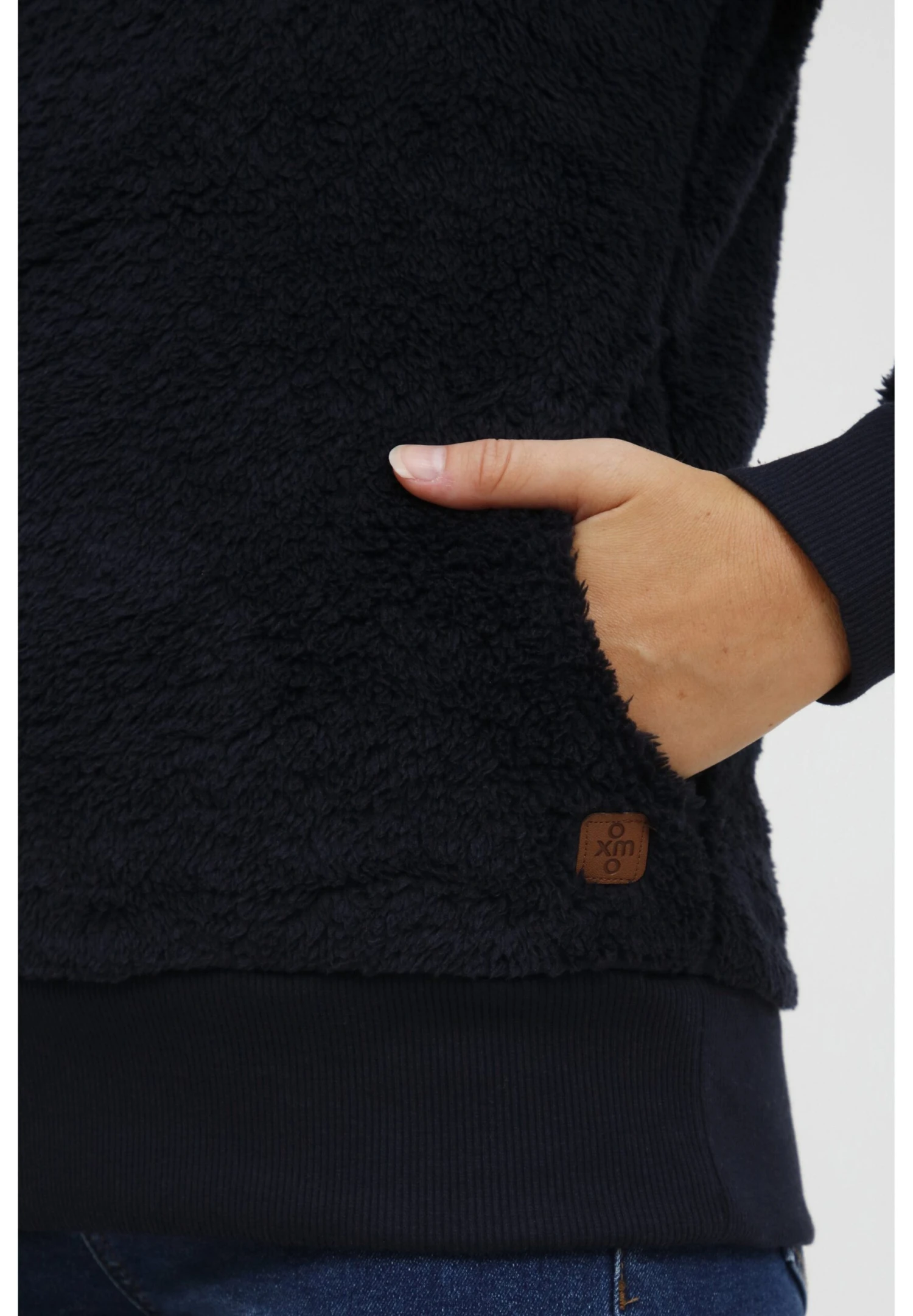 OXMO Oxanniki - Forro Polar - Black 5 OXMO Oxanniki - Forro Polar - Black - Imagen 5