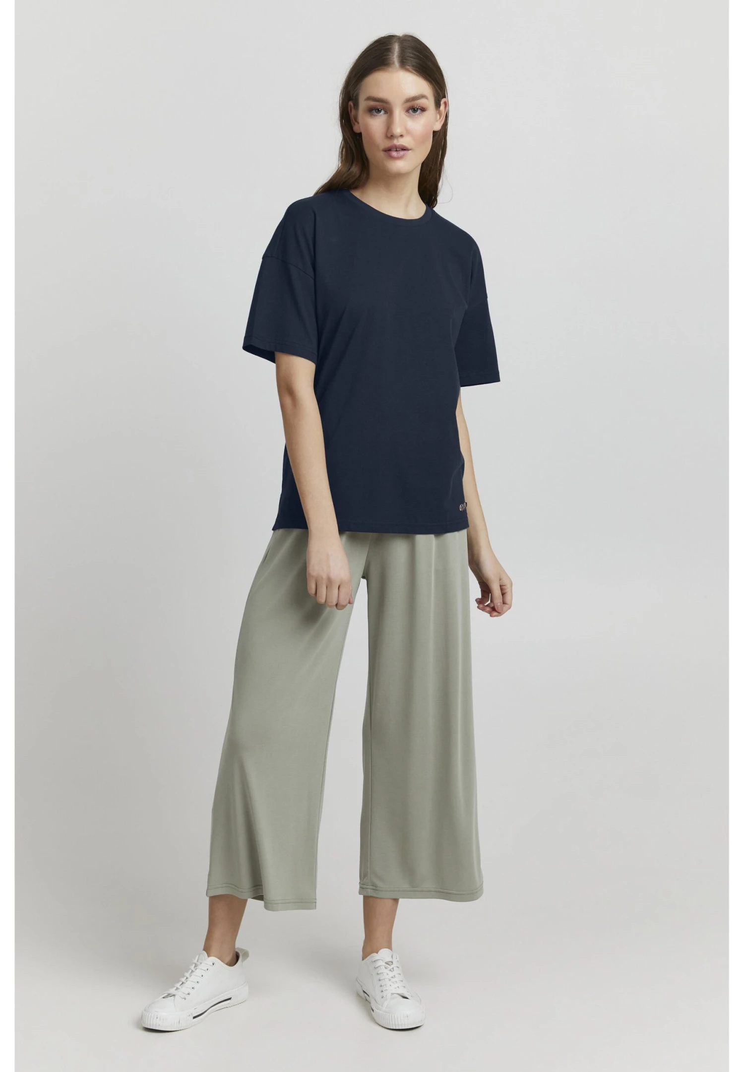 OXMO Pinala - Camiseta Básica - Total Eclipse 2 OXMO Pinala - Camiseta Básica - Total Eclipse - Imagen 2