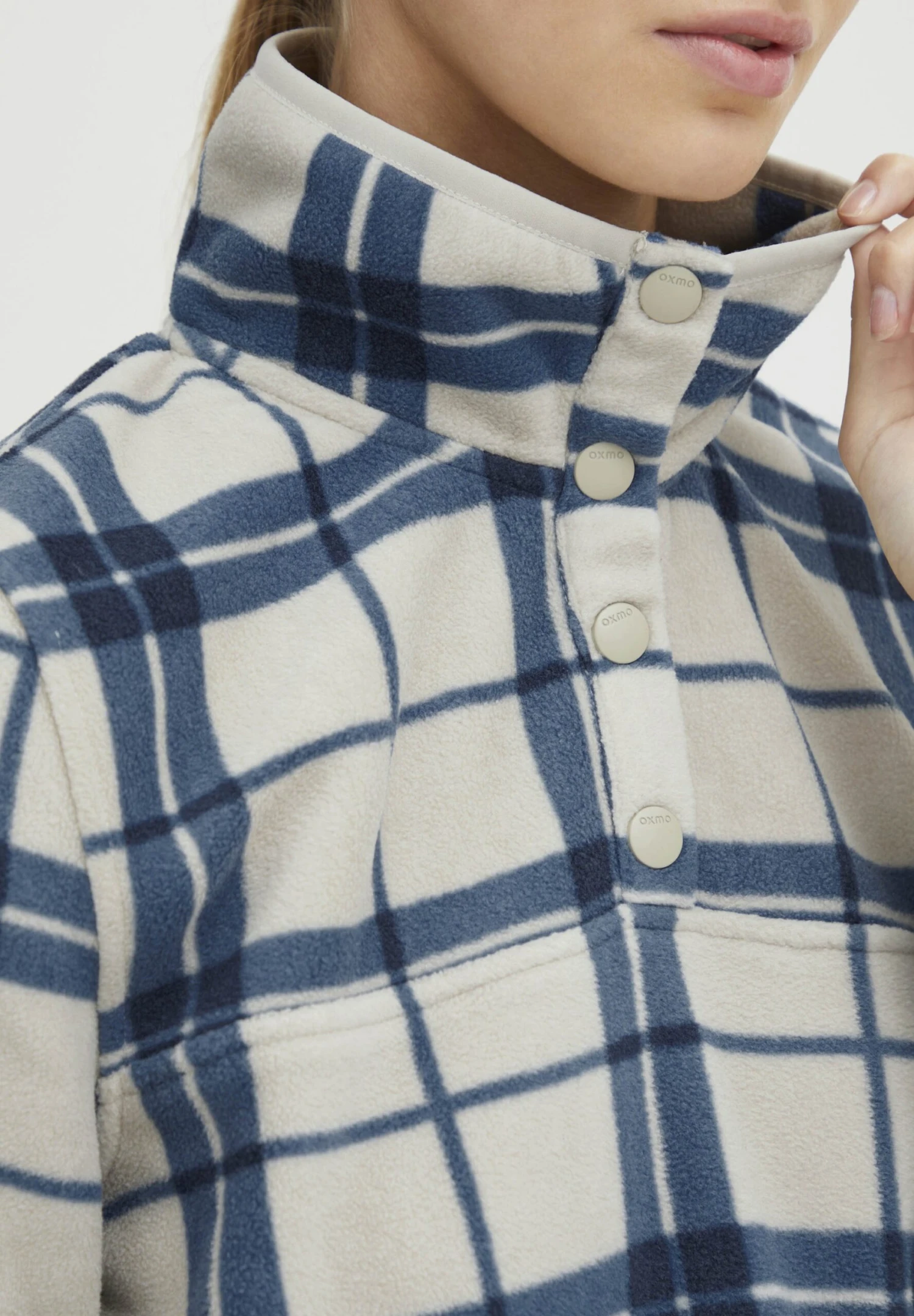 OXMO Oxchinne - Forro Polar - Total Eclipse 4 OXMO Oxchinne - Forro Polar - Total Eclipse - Imagen 4