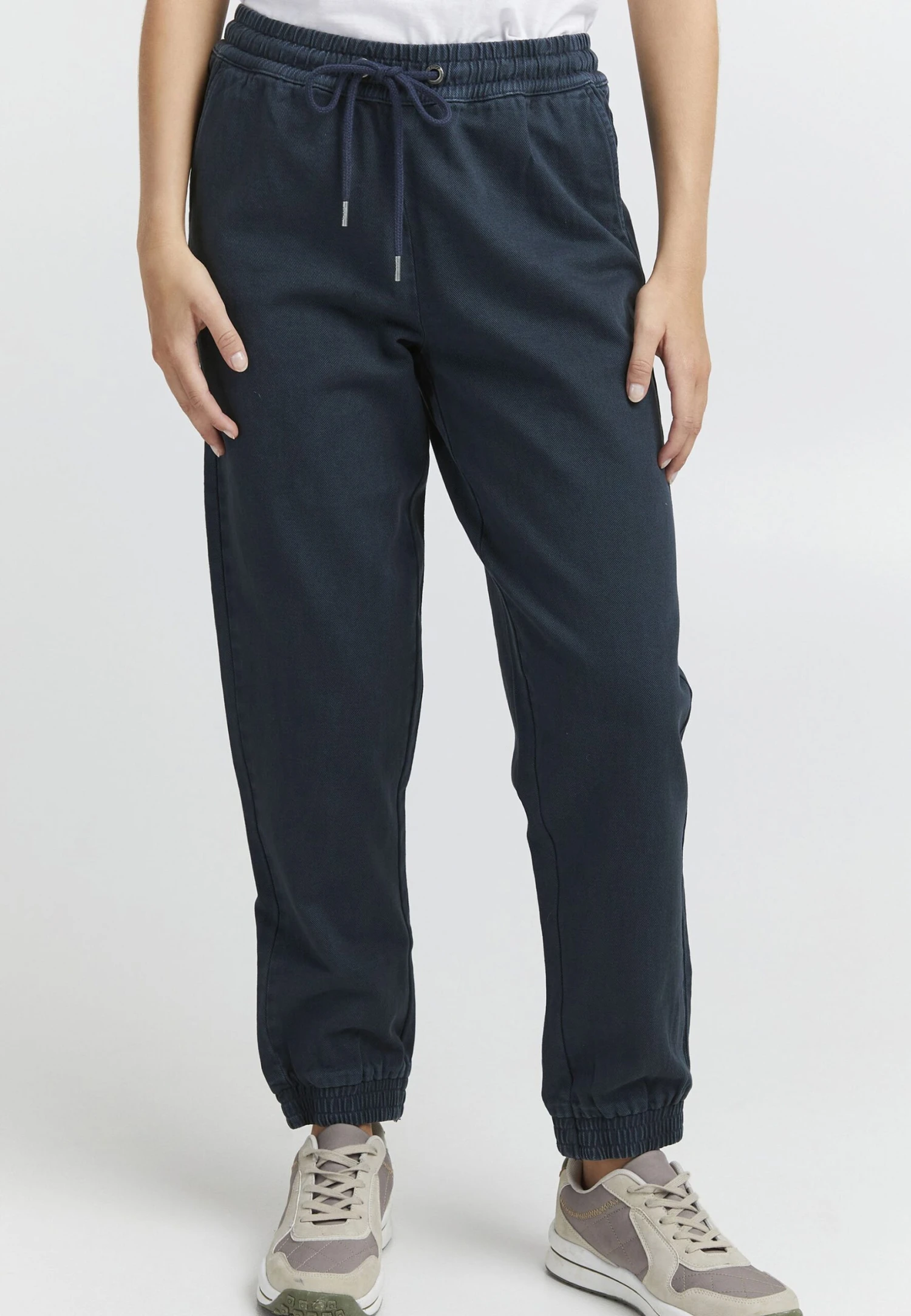 OXMO Oxtallualah - Pantalones Deportivos - Total Eclipse 1 OXMO Oxtallualah - Pantalones Deportivos - Total Eclipse