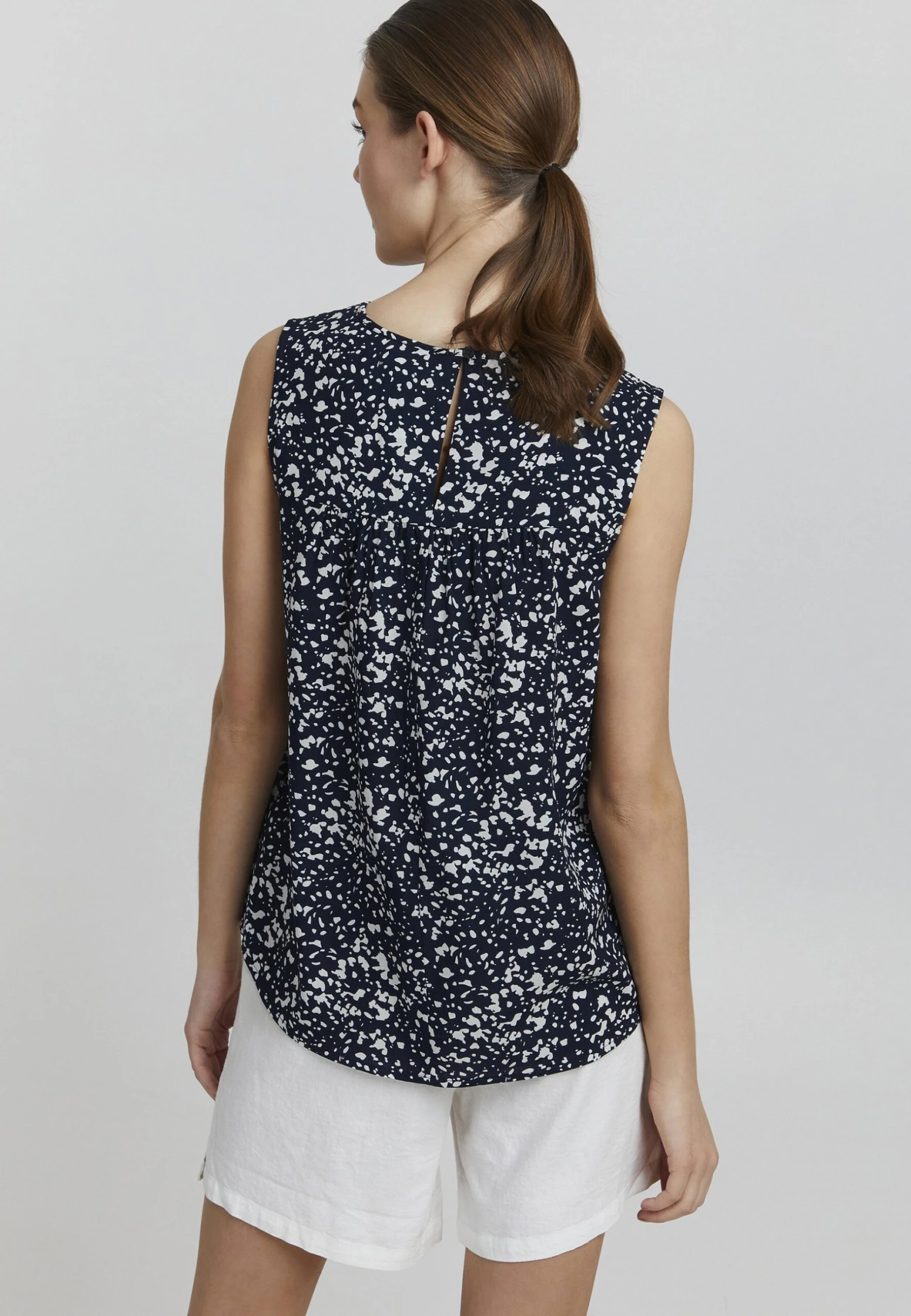 OXMO Esja - Blusa - Total Eclipse Mix 3 OXMO Esja - Blusa - Total Eclipse Mix - Imagen 3